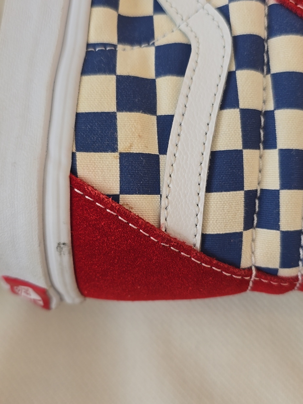 Vans - Picture 9 of 17